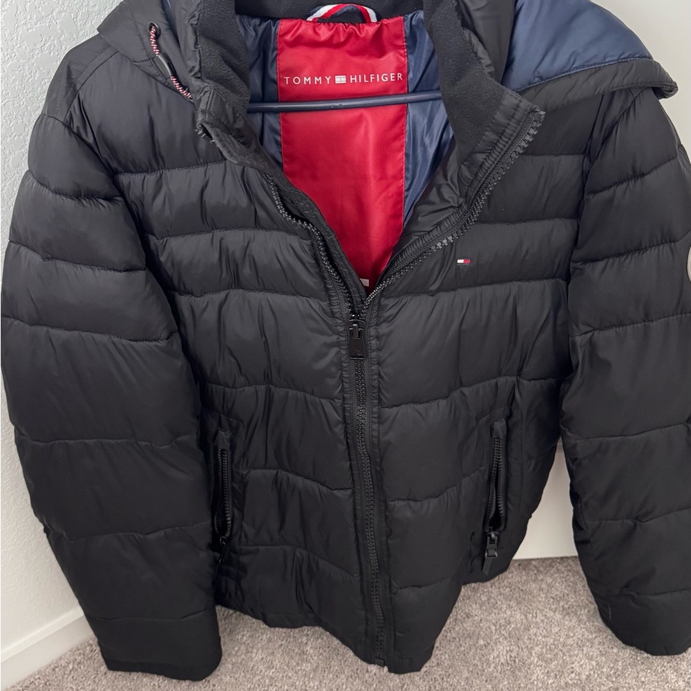 Tommy Hilfiger Men's Black and Navy Puffer Jacket